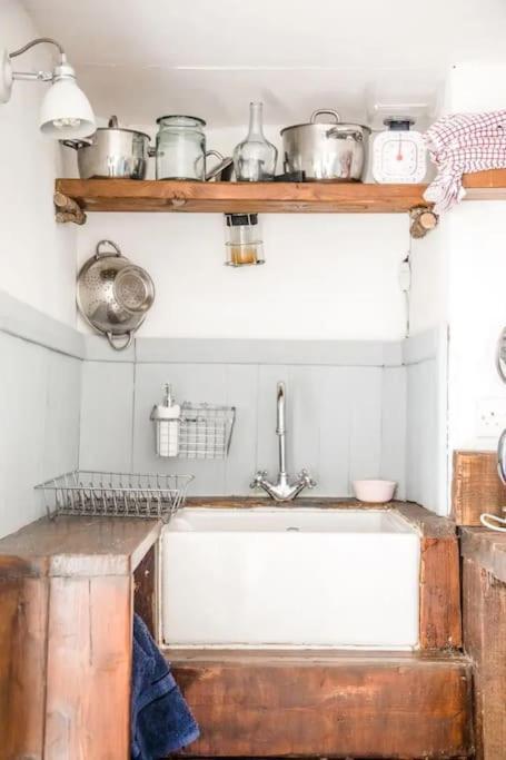 Charming Near Beach! Vakantiehuis *