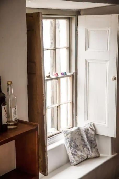 Charming Near Beach! Vakantiehuis Redruth