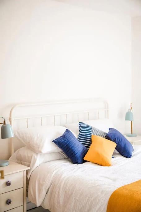 Charming Near Beach! Vakantiehuis *